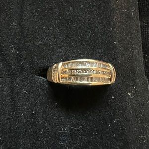 Diamond and 10kt gold Ring, approx Size 6